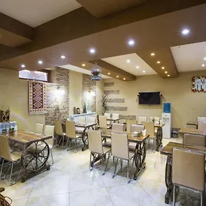 https://hotel-garden-house.alltbilisihotels.com